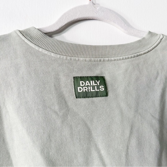 Daily Drills Cropped Sleeve Crew Harbor Green Size Medium - Picture 9 of 12